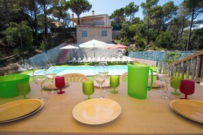 Outdoor dining - Fun and Frolic in Lloret del Mar 3.5km to beach! (Lloret de Mar)