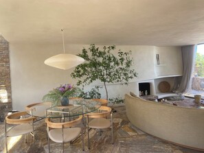 تناول الطعام