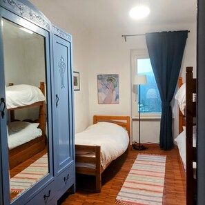 2 habitaciones, tabla de planchar con plancha y wifi gratis 