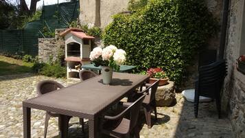 屋外ダイニングエリア