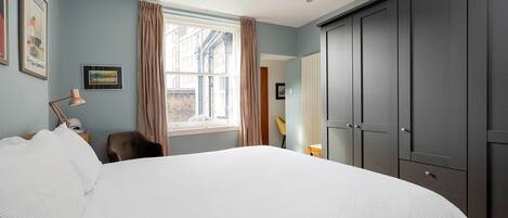 1 habitación y ropa de cama