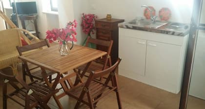 In Kasuzza. (Pantelleria)