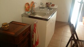 Kochgeschirr/Geschirr/Besteck