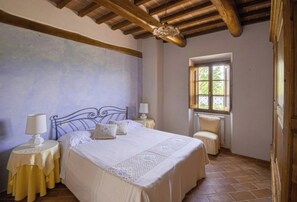 3 sovrum, skrivbord, strykjärn/strykbräda och gratis wi-fi