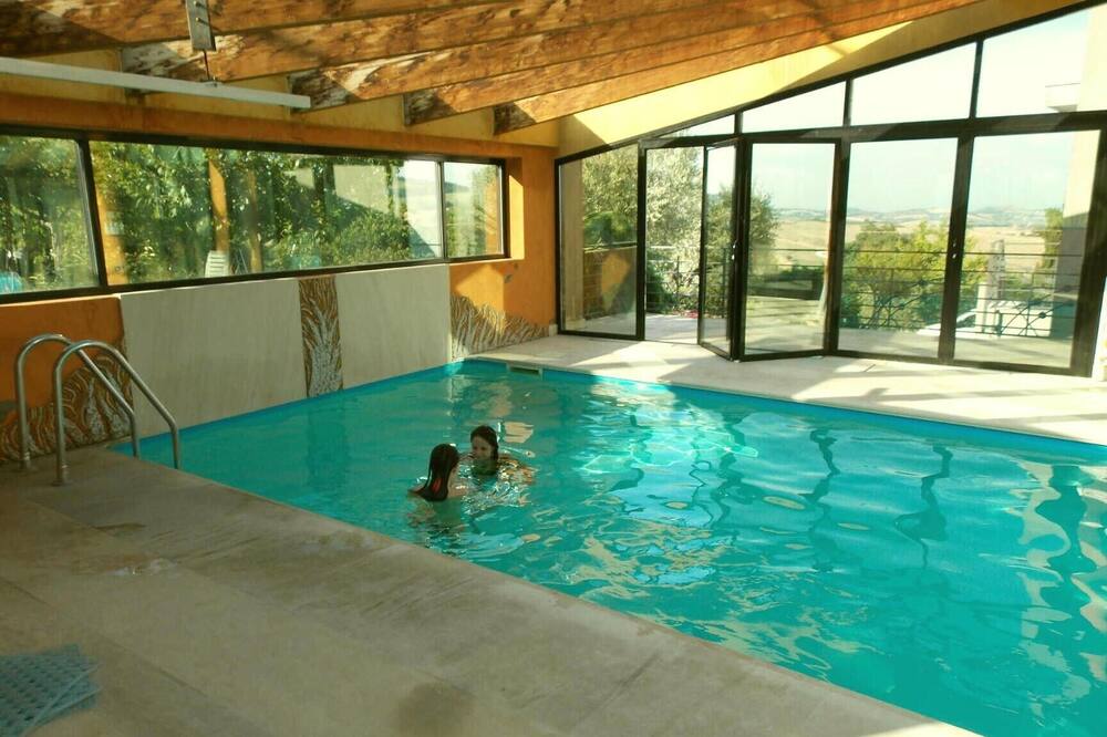 Panoramic accommodation in the hills