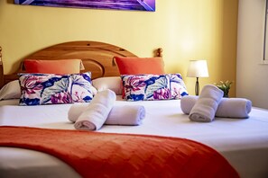 3 chambres, fer et planche à repasser, Wi-Fi gratuit, draps fournis