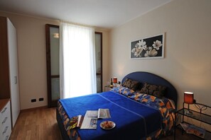 3 chambres, fer et planche à repasser, Wi-Fi, draps fournis