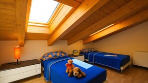 3 室のベッドルーム、アイロン / アイロン台、WiFi、ベッドシーツ