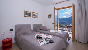 Unclassified image, 5 of 27, button - Villa Inti, Tremezzina (Tremezzo), Italy (Tremezzina (Tremezzo))