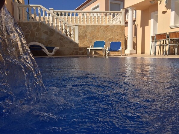 Piscine extérieure, piscine chauffée