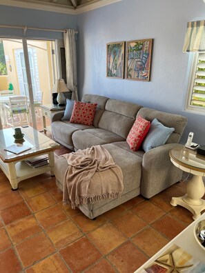 Smart TV, libros y videoteca 
