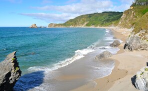 Beach nearby, sun loungers - Perfectly located summer cottage, just a stone's throw from 5 pristine beaches! (Ortigueira)