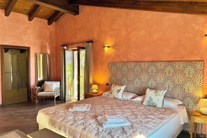 5 makuuhuonetta, silitysrauta/-lauta, ilmainen Wi-Fi, vuodevaatteet