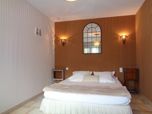 1 quarto, ferros/tábuas de passar roupa, Wi-Fi, roupa de cama