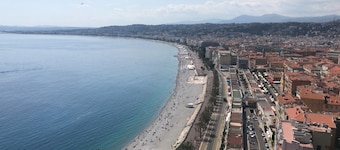 Provencen talo ilmastoitu, oma uima-allas lähellä merta.