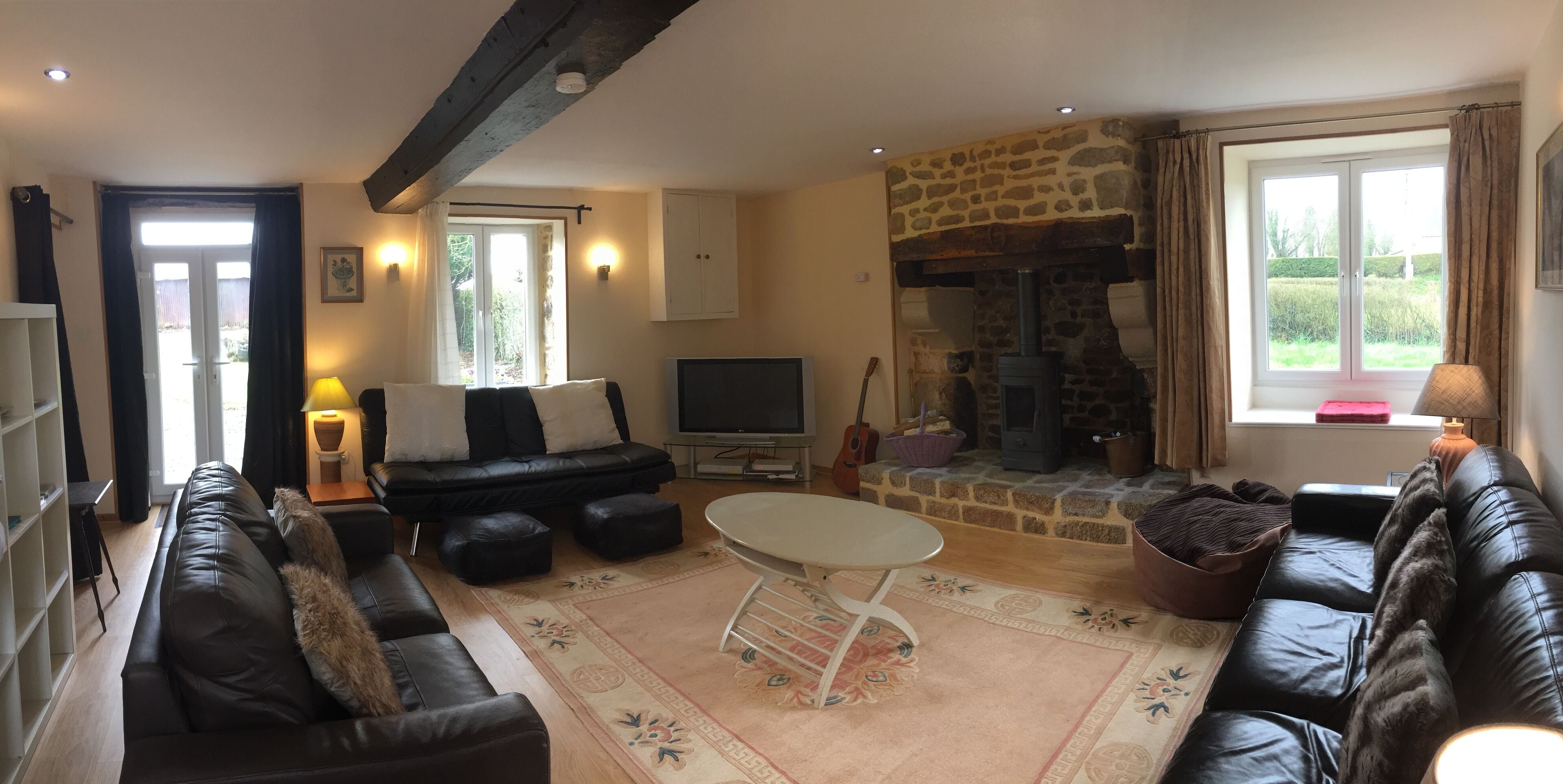 Smart TV, fireplace, DVD player, books