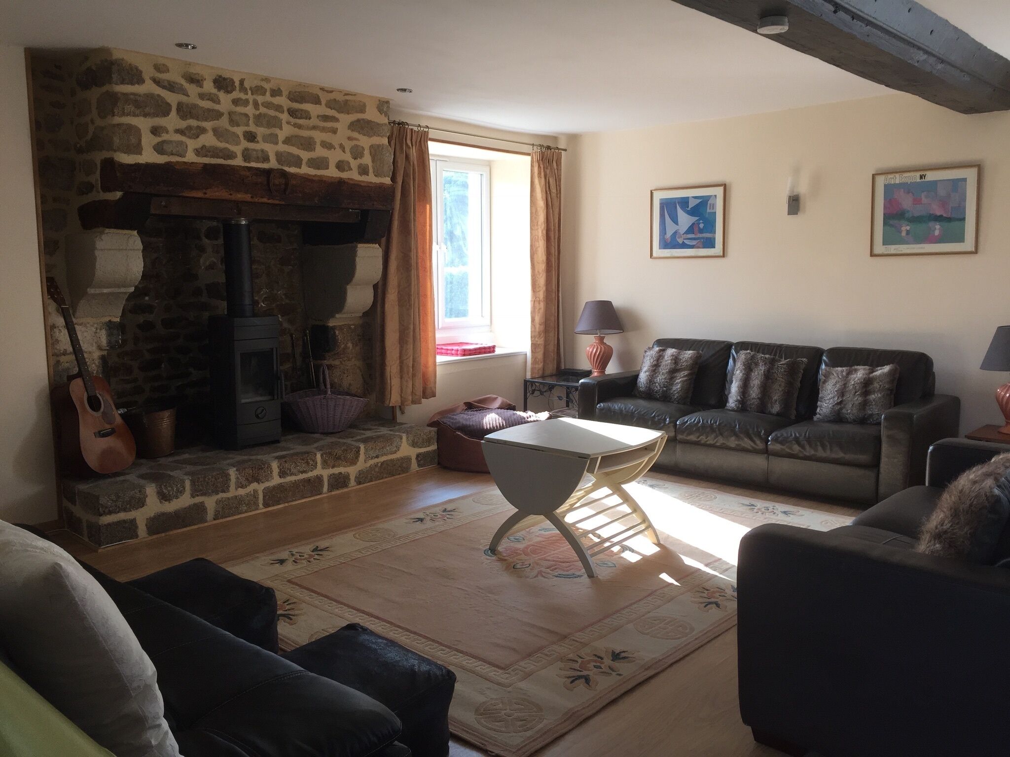 Smart TV, fireplace, DVD player, books