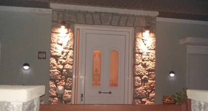 Anastasia's garden house, cozy house with garden 1 km fom the beach.