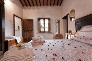 5 dormitorios, tabla de planchar con plancha, wifi gratis y ropa de cama