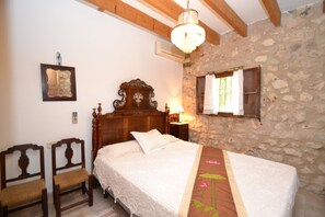 3 chambres, fer et planche à repasser, Wi-Fi gratuit, draps fournis