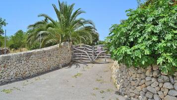 Enceinte de lâhĂ©bergement