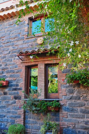 Exterior detail - Wonderful holiday home between Etna, Catania, Taormina and the sea - NICE miniHouse (Trecastagni)