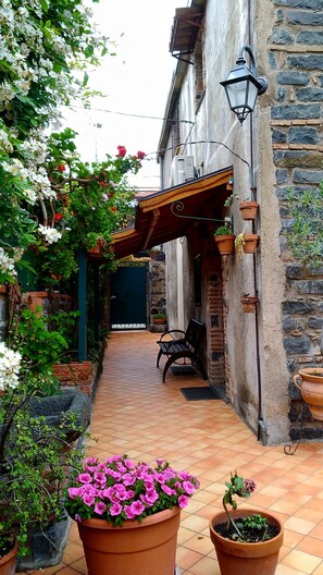 Property grounds - Wonderful holiday home between Etna, Catania, Taormina and the sea - NICE miniHouse (Trecastagni)