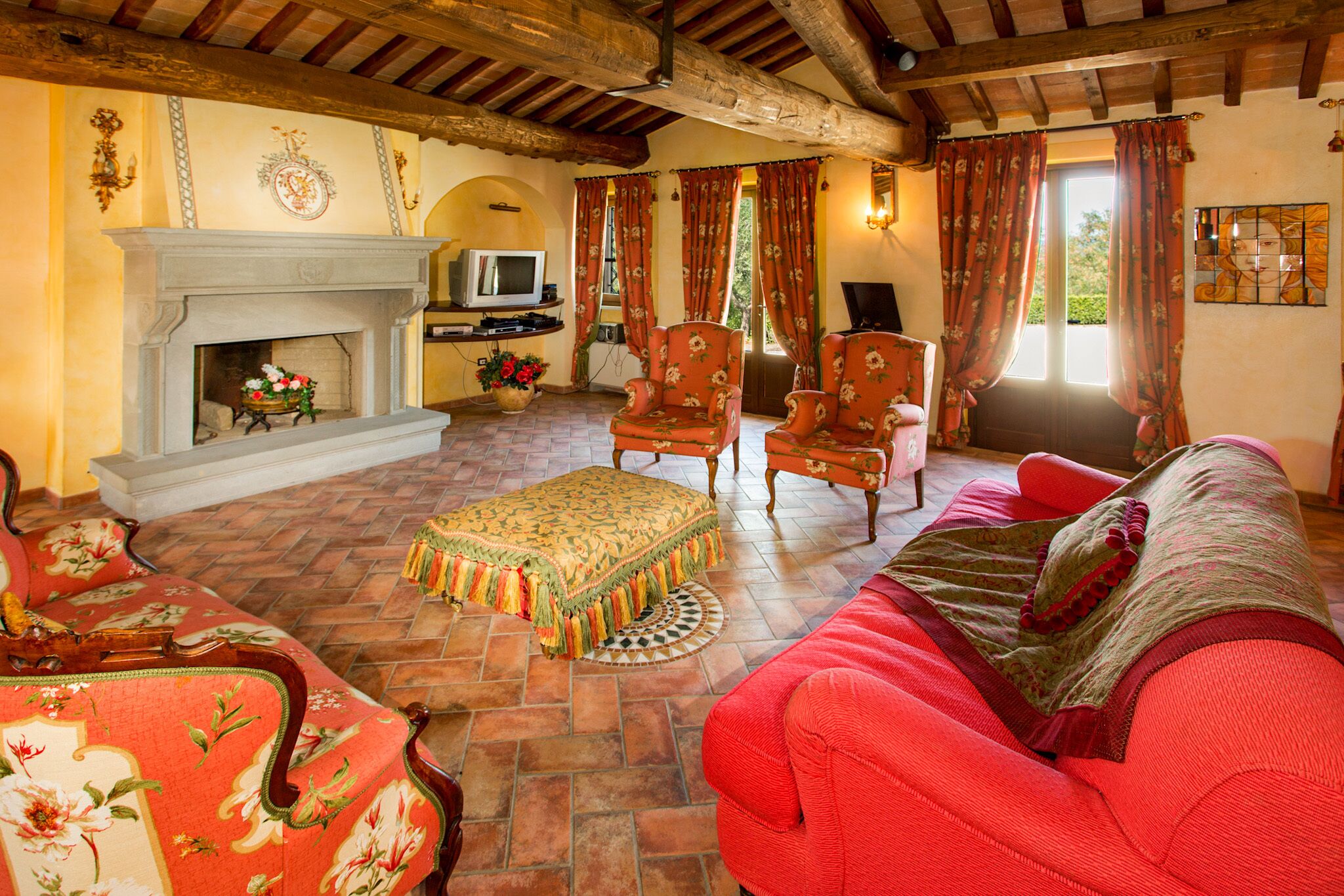 Fernseher, Kamin, DVD-Player, Tischtennisplatte