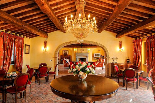 Tenuta Patrizi Guardabassi is an ideal Villa for holiday in privacy and relax
