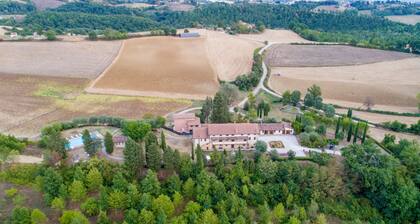 Tenuta Patrizi Guardabassi is an ideal Villa for holiday in privacy and relax