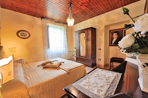 12 slaapkamers, een strijkplank/strijkijzer, gratis wifi, beddengoed