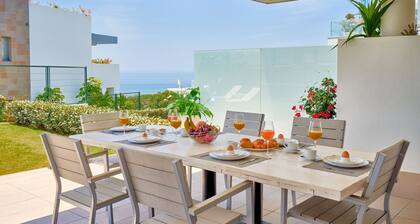 Schöne Wohnung mit Terrasse und Garten mit Blick auf das Meer und den Golf