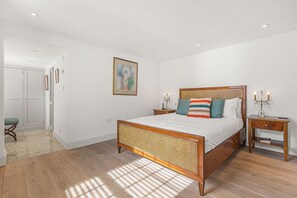 4 bedrooms, WiFi, bed sheets