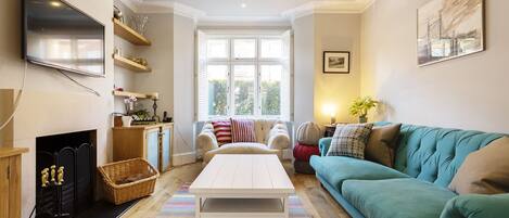 Smart TV, DVD player, books