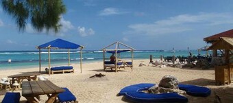 Cozy Cottage, 5 minutes walk to beach, beautiful garden perfect relaxation spot