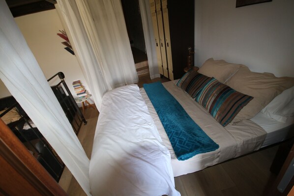 Internet, bed sheets