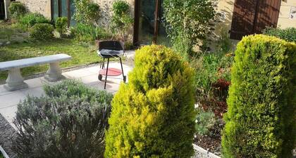 Noisette rental for couples, peaceful, pool, near lake, chateaux, caves, market.