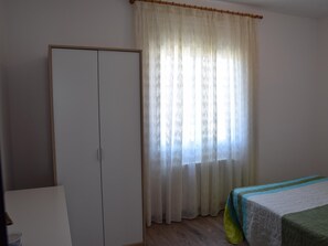 5 chambres, fer et planche à repasser, accès Internet, draps fournis