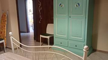 3 bedrooms, iron/ironing board