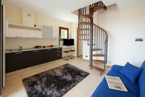 TV - Residence Eden Azalea 4, Argegno, Italy (Argegno)