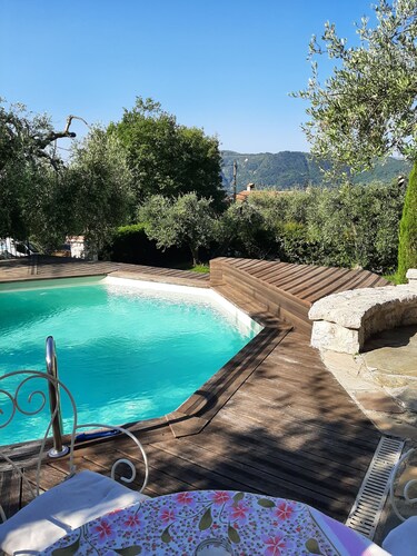 Detached house - in the heart of an olive grove