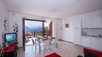 Fernseher, Stereoanlage