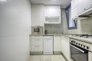 Réfrigérateur, micro-ondes, four, lave-vaisselle