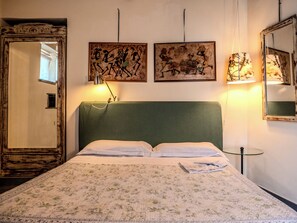 2 bedrooms, in-room safe, desk, soundproofing