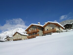 Exterior - The House of light: nature end relax in the village of old times (Nus)