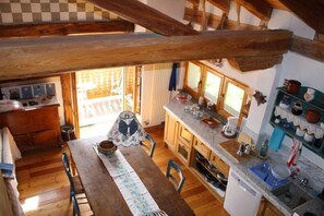 Fridge, oven, stovetop, dishwasher - The House of light: nature end relax in the village of old times (Nus)