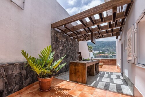 Private pool, terrace, garden, BBQ & lounge [C]