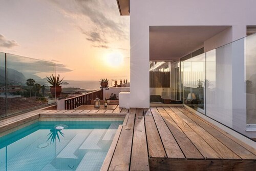Privater beheizter Pool, Blick auf das Meer und den Teide, Wifi, Concierge in Villa [apt C]