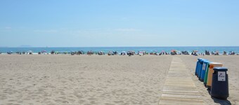  PENTHOUSE WITH LARGE TERRACE, SEA VIEWS, ONE STEP FROM THE BEACH AND WIFI