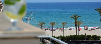 広大なテラス、海の景色、ビーチとWIFIから1ステップのペントハウスペントハウス